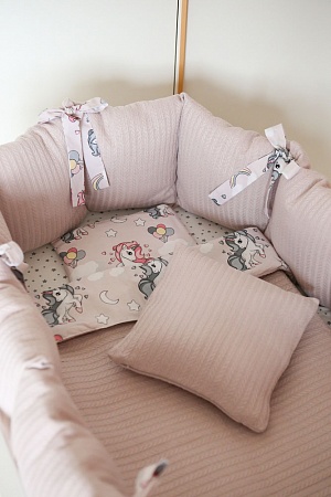 Комплект в кроватку с универсальными бортиками "Vintage" пике / сатин (ваниль)